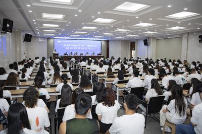 重庆“互联网营销师”培训正式开班，助力数字时代销售人才培养